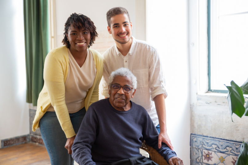 Enrogel residents and family smiling together!